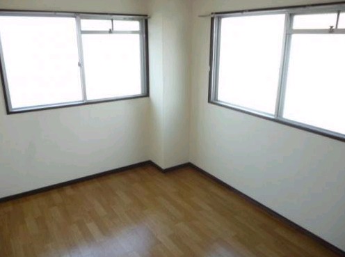 Living and room. Because the corner room on the window are two sides.