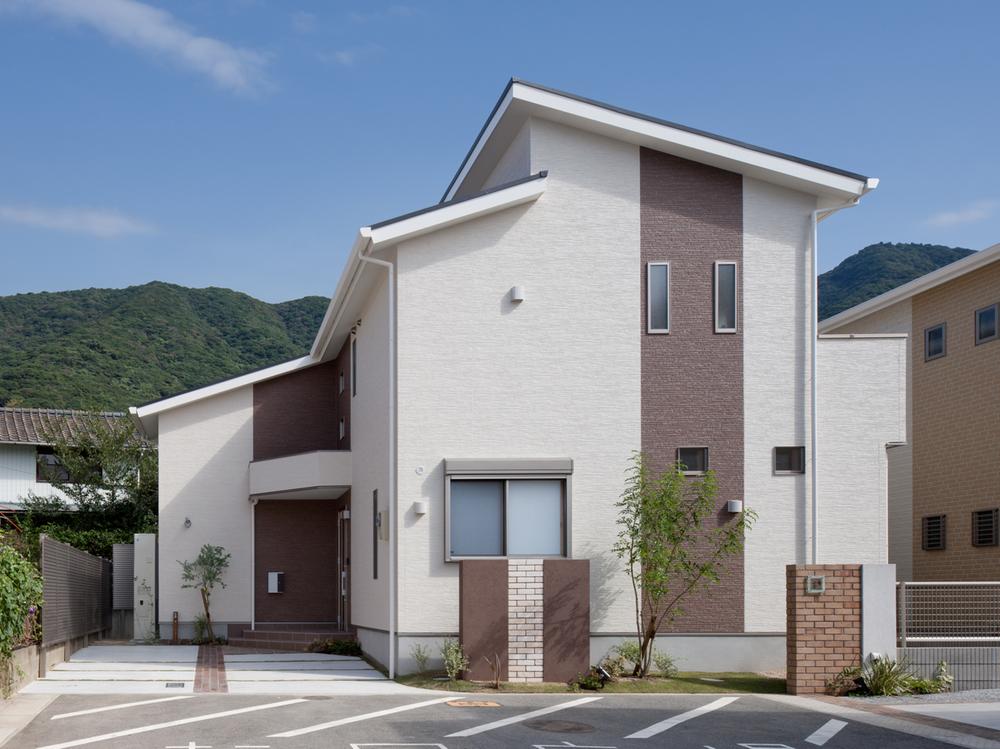 Model house photo. Model house photo (September 2013 shooting) You can tour the actual building in the field. Local also enhance transportation access in the near location environment in the heart of Kokura