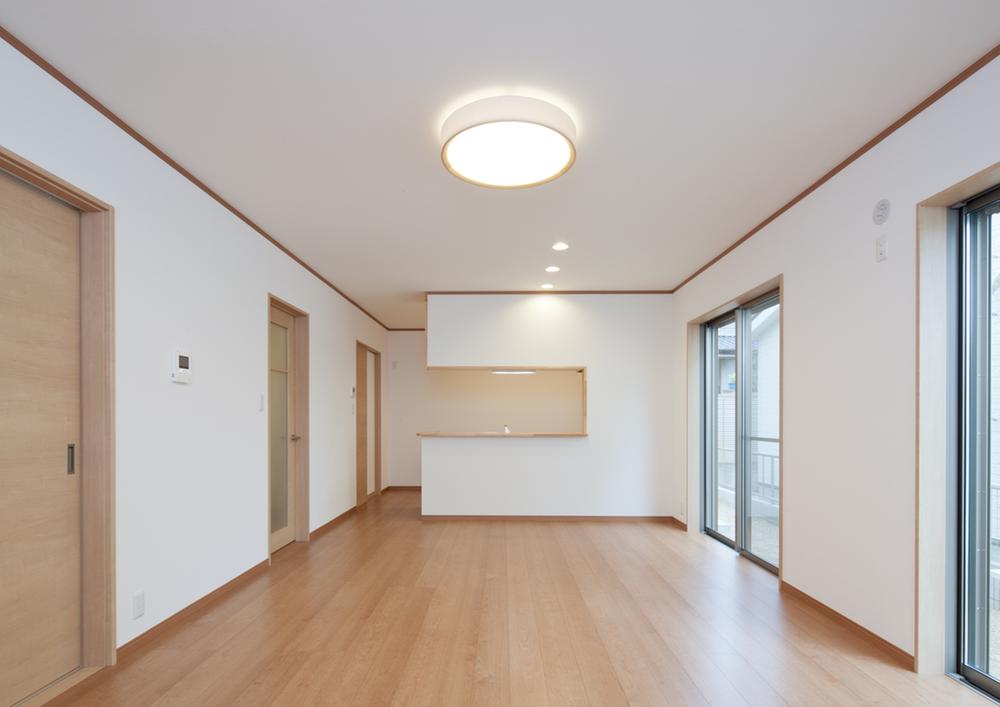 Living. Spacious living room