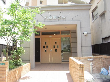 Building appearance. Stylish entrance.