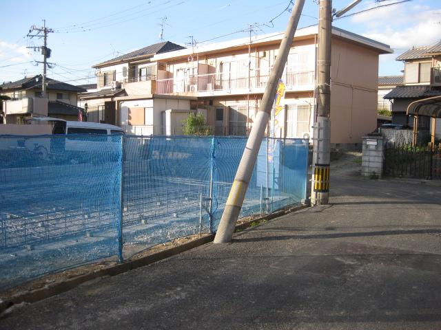 Local photos, including front road. Current, It is under construction.