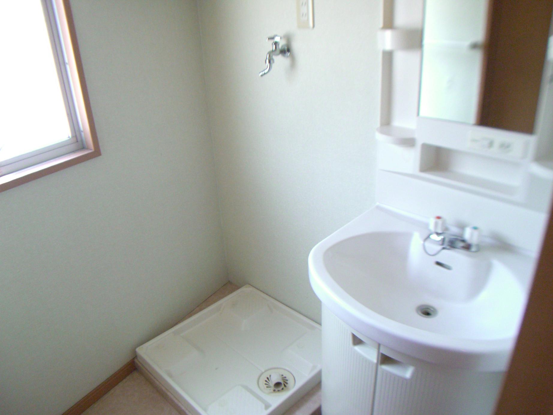 Washroom. Deposit ・ No key money
