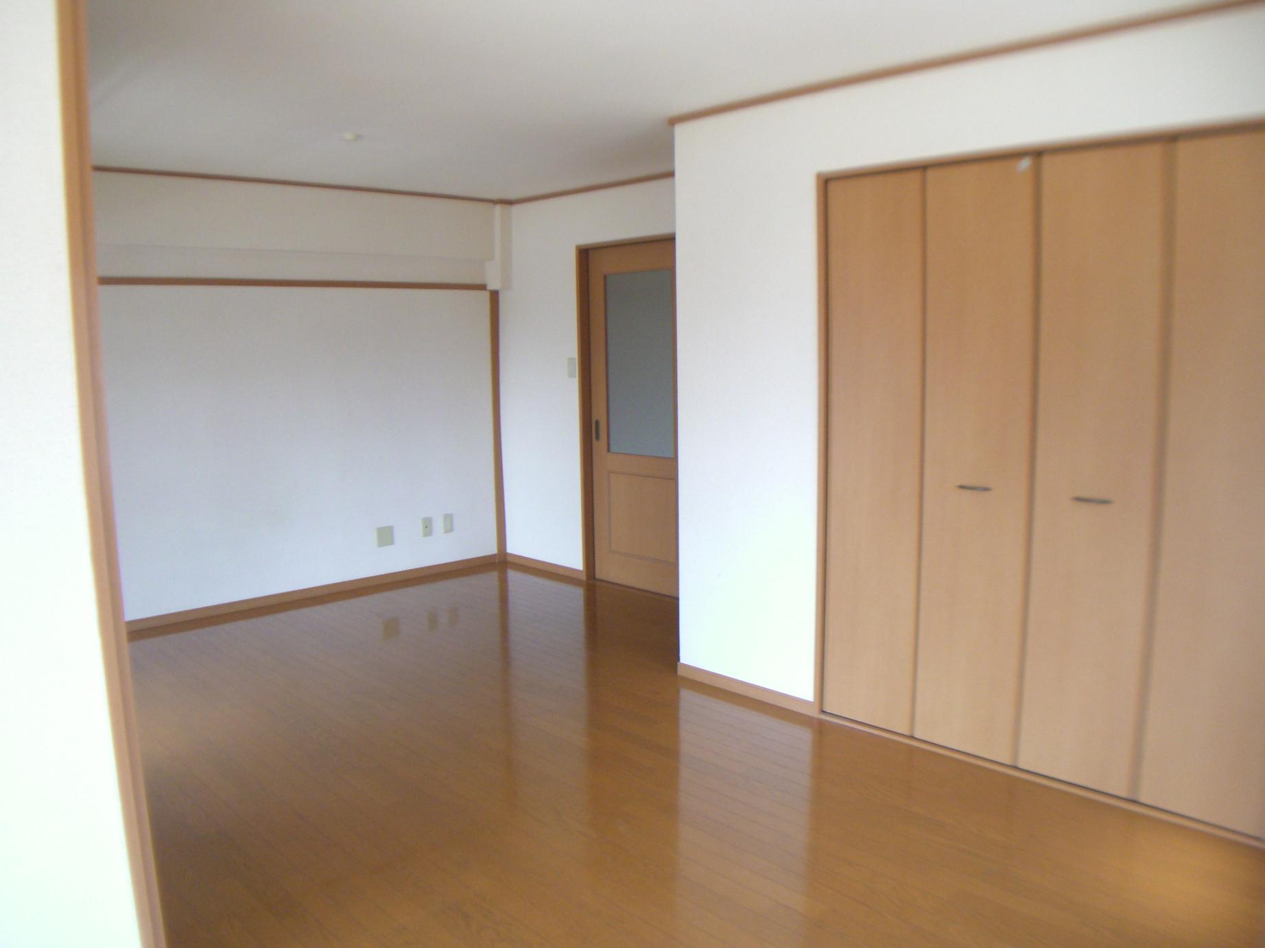 Living and room. Deposit ・ No key money