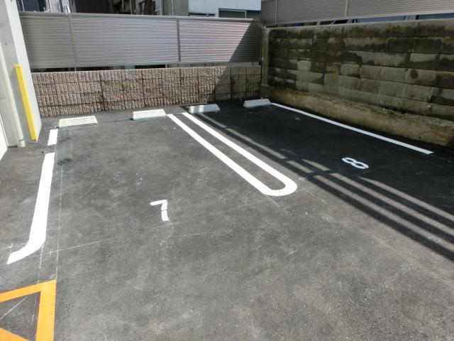 Parking lot