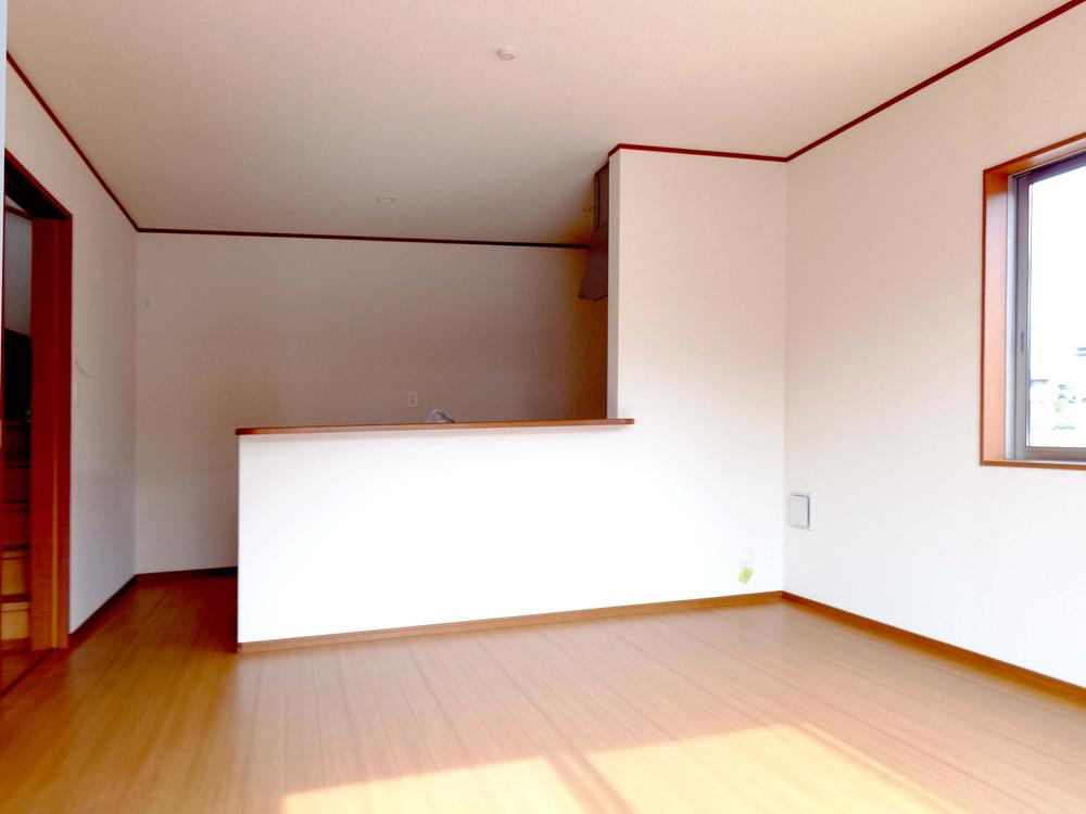 Living. It is LDK face-to-face kitchen type.