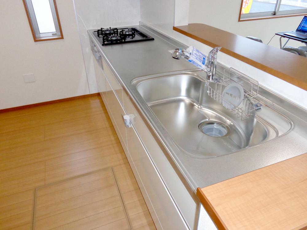 Kitchen. Wider sink and work space in the wide kitchen, Cooking is a breeze.