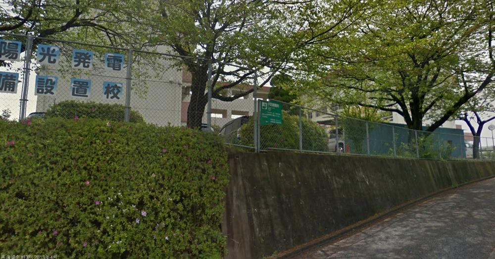 Junior high school. It is within a 20-minute walk up to 1400m 企救 junior high school until Kitakyushu 企救 junior high school.