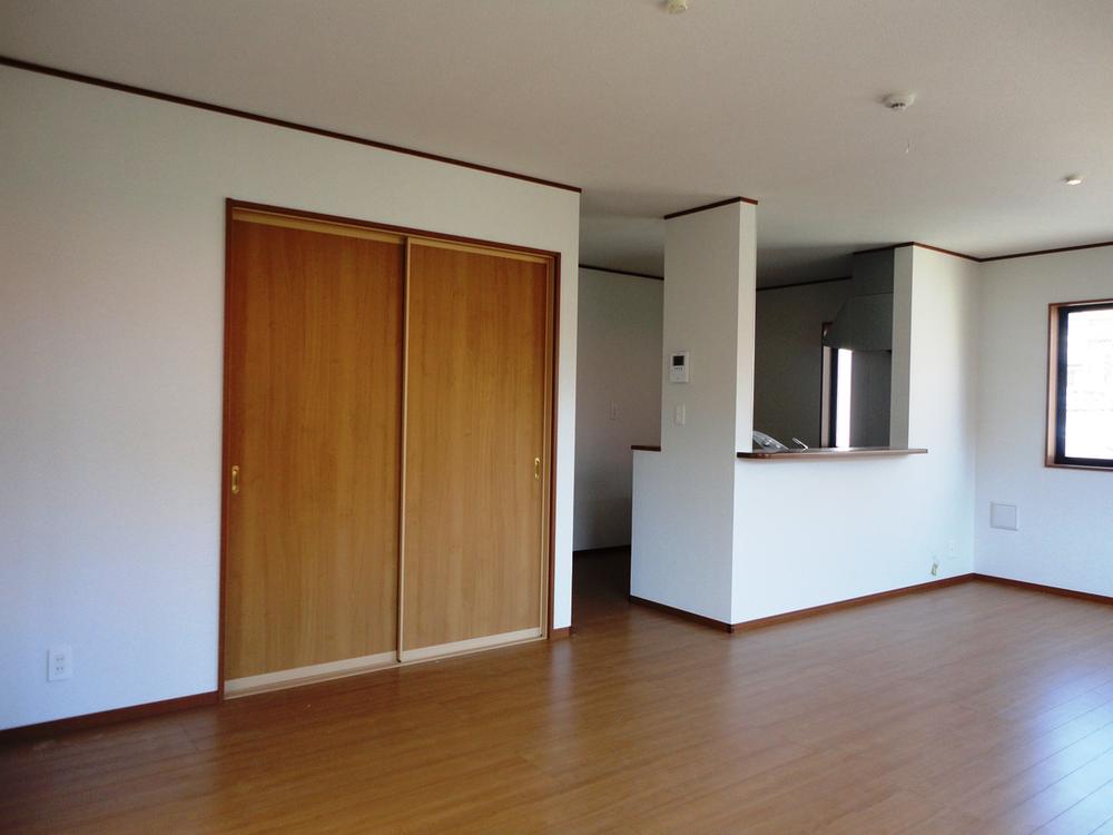 Living. Living image is a photo.