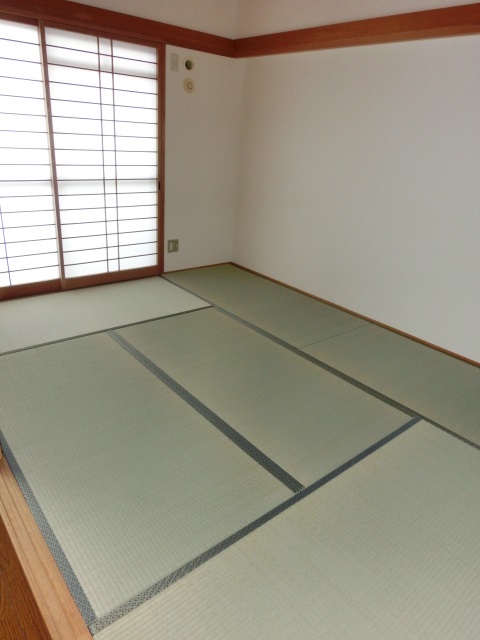 Living and room. Japanese-style room 6 quires