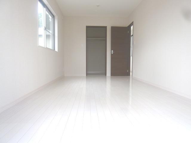 Non-living room. Indoor (July 2012) shooting