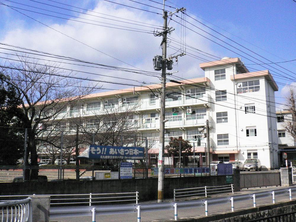 Primary school. 560m until Yoshida Elementary School