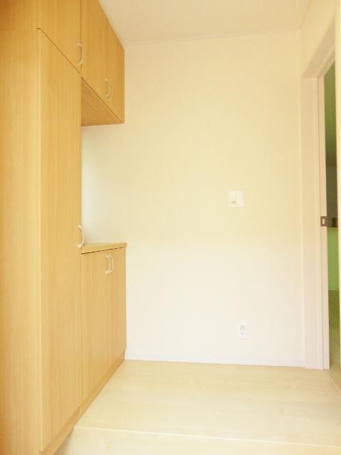 Entrance. It is the entrance of the same specification