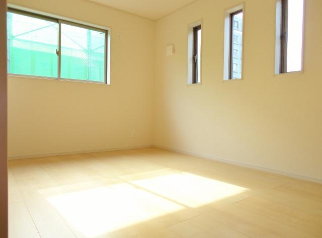 Non-living room. Western-style of the same specification!