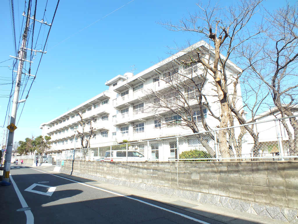 Junior high school. Yokodai 1208m until junior high school (junior high school)