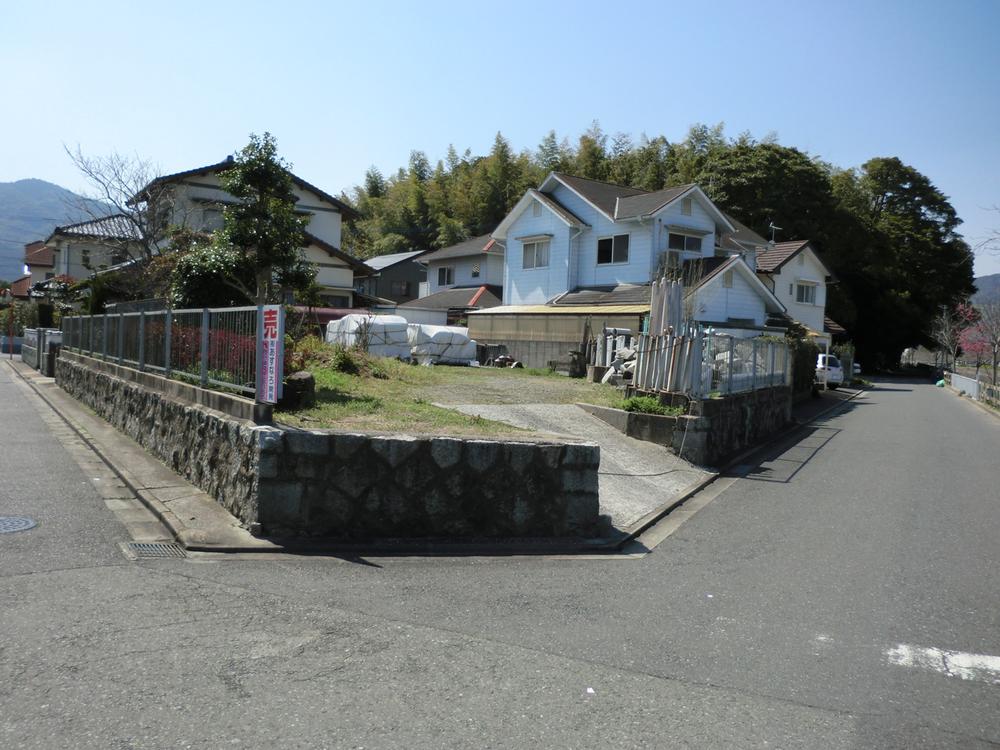 Local photos, including front road. Local (July 2013) Shooting