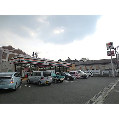 Convenience store. 409m to Seven-Eleven (convenience store)