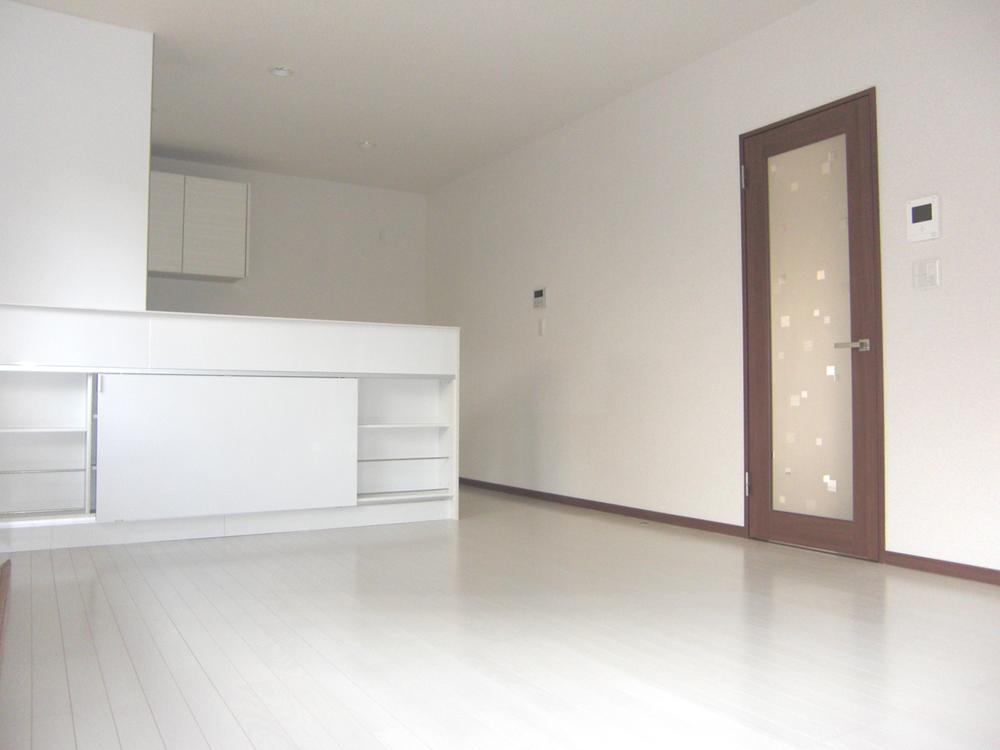 Living. Kitchen back, So it has become a style, such as put and stuck and storage with a dining table (same specifications)