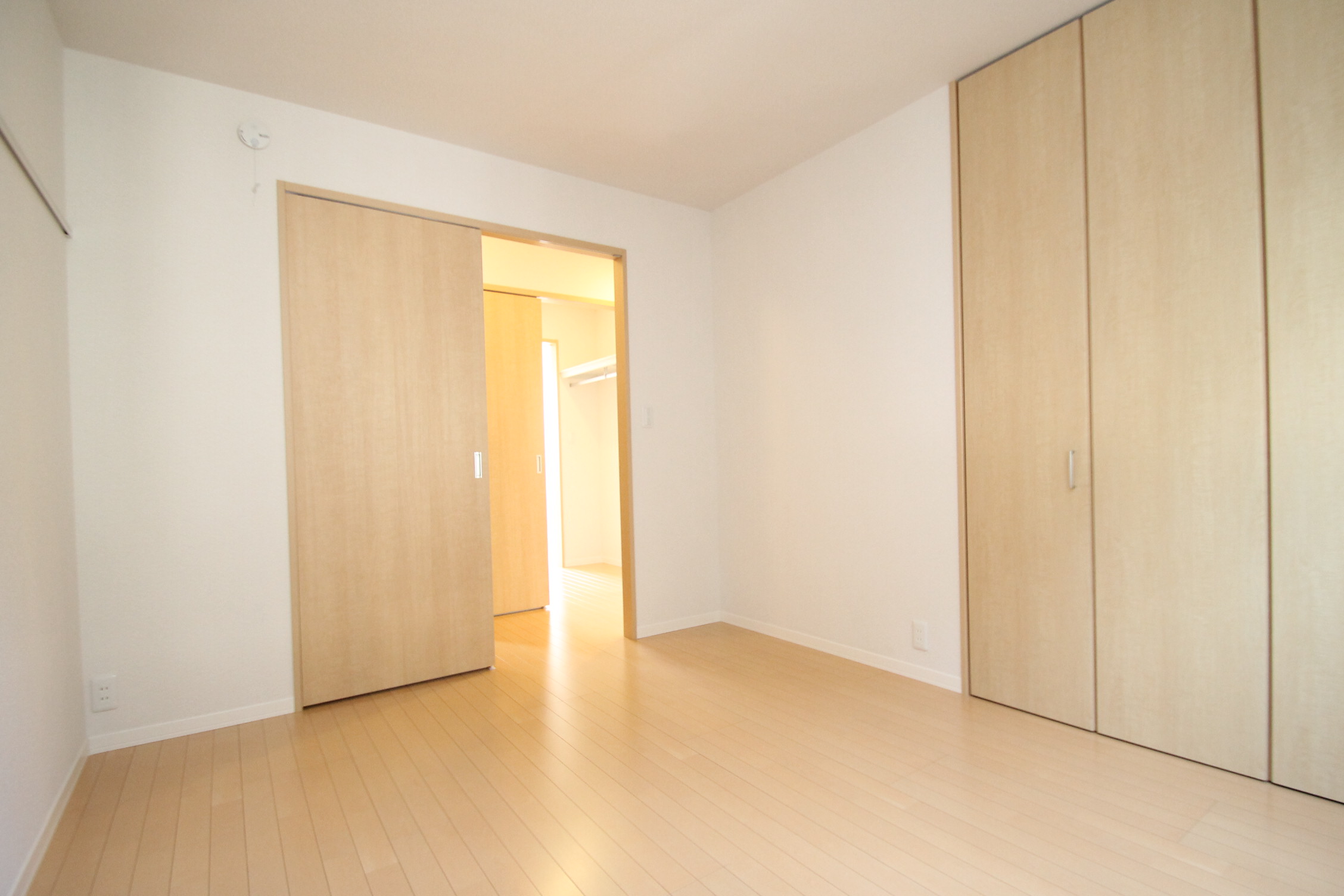 Other room space. Isomorphic type