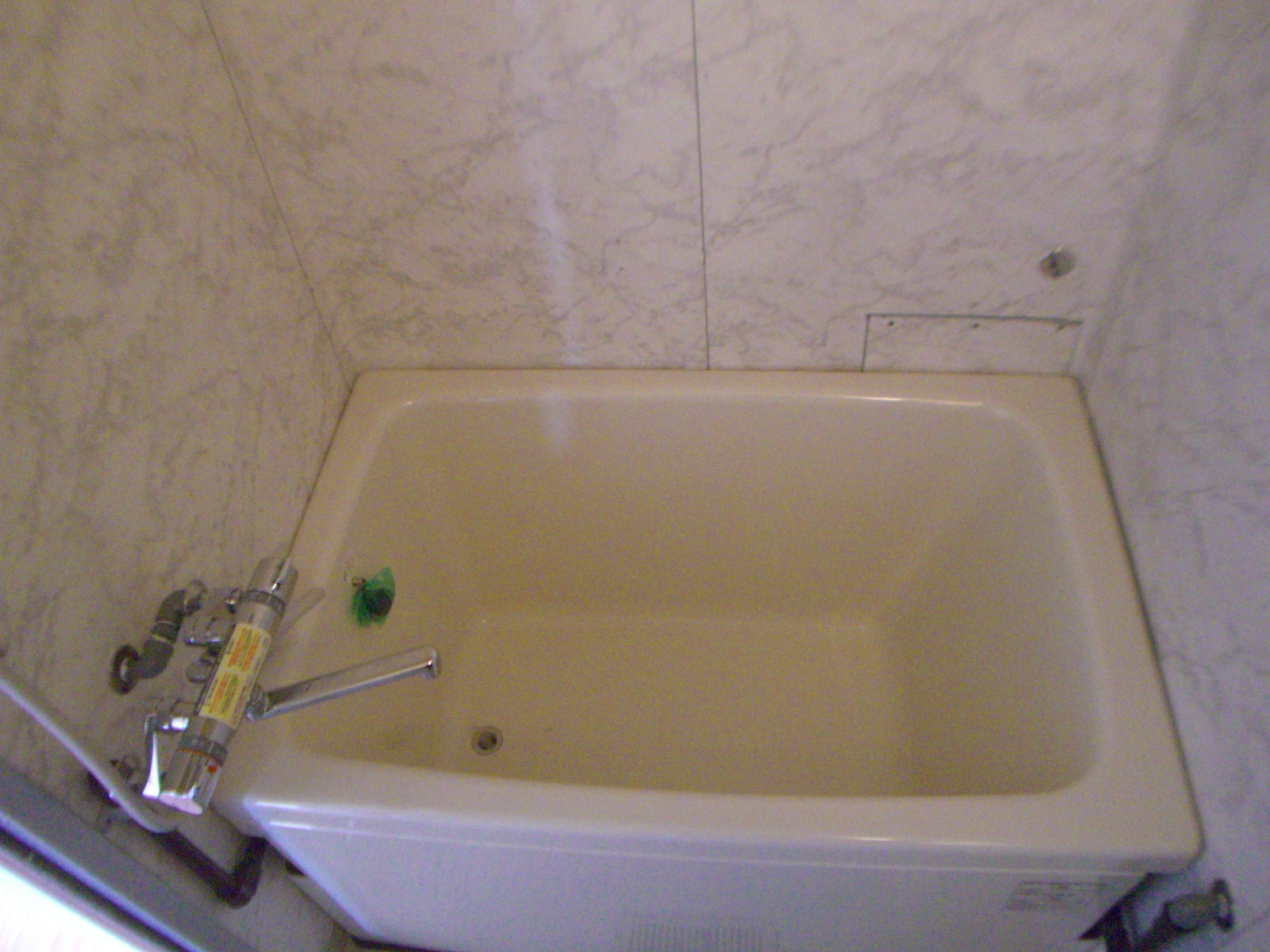 Bath. Bathtub exchange ・ The wall around the also renovated (image on the second floor)