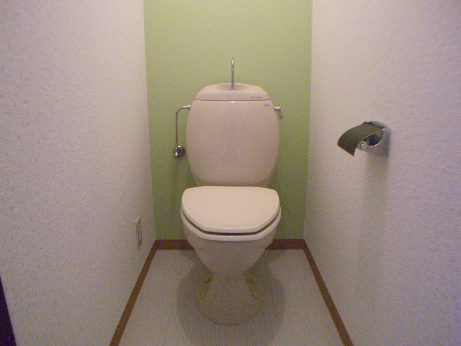 Toilet. A clean green vivid (image on the second floor)