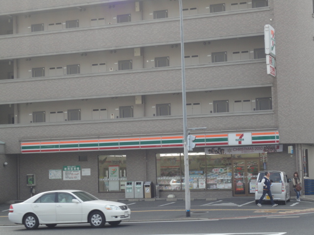 Convenience store. 482m to Seven-Eleven (convenience store)