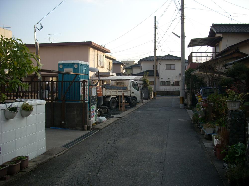 Local photos, including front road. Local (12 May 2013) Shooting