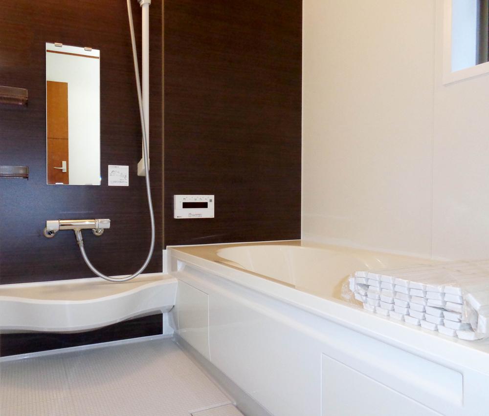 Bathroom. We relaxed in 1 pyeong type of bathroom. Also it has a bathroom drying function.