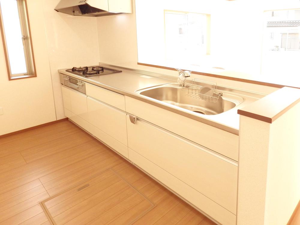 Kitchen. Wider sink and work space in the wide kitchen, Cooking is a breeze.