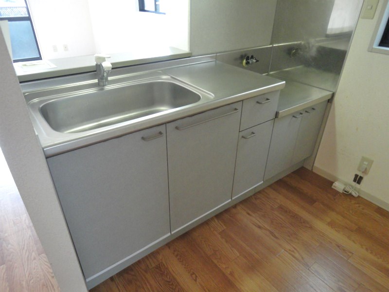 Living and room. Kitchen