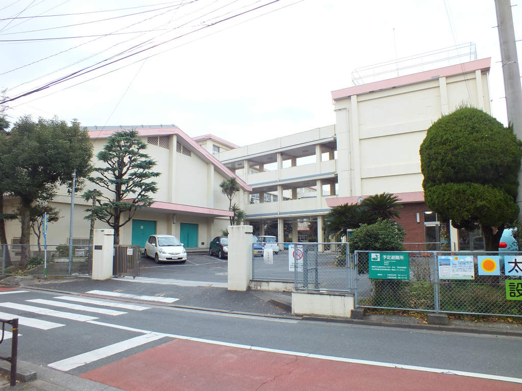 Primary school. Hironori up to elementary school (elementary school) 596m