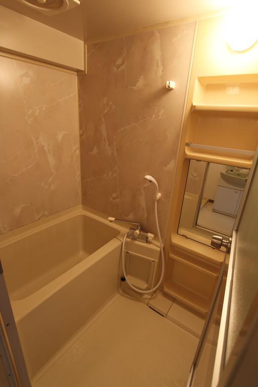 Bath. ☆ Unit bus with a mirror ☆