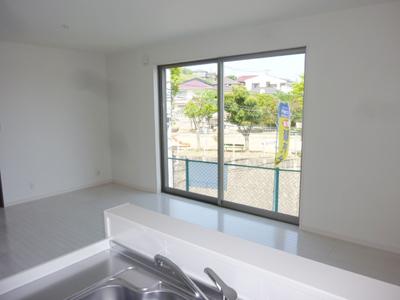 Living.  ■ 11 / 10-11, 12-17 pm ■ Open House held