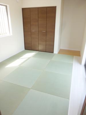 Other introspection.  ■ 11 / 10-11, 12-17 pm ■ Open House held