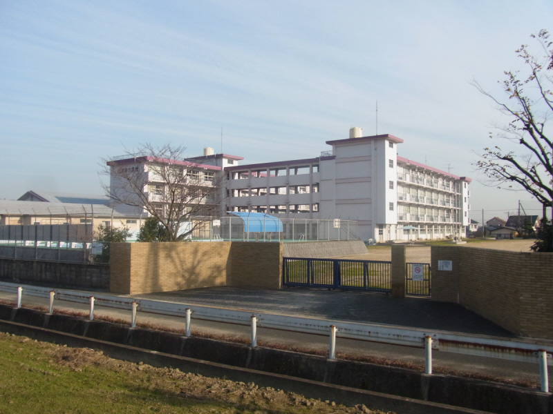 Junior high school. 1060m to the south Sone junior high school (junior high school)