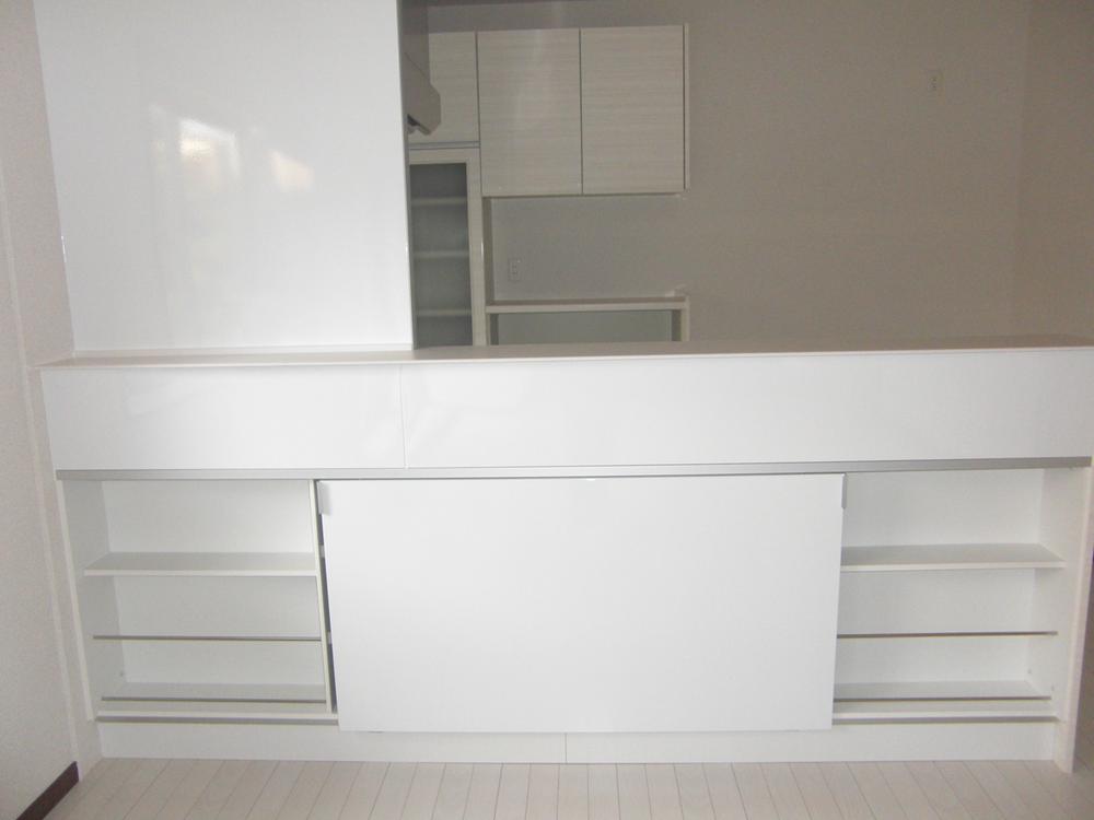 Kitchen. Since the dining side and has a storage space, Refreshing clean up well and can be stored in the living room of the small! ! (Same specifications)