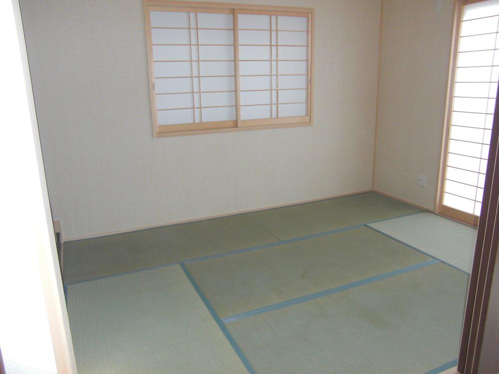 Same specifications photos (Other introspection). Armoire ・ Alcove of some 6 quires of Japanese-style room. The best for the guest room so can enter and exit from the hallway from the living room. (Same specifications)