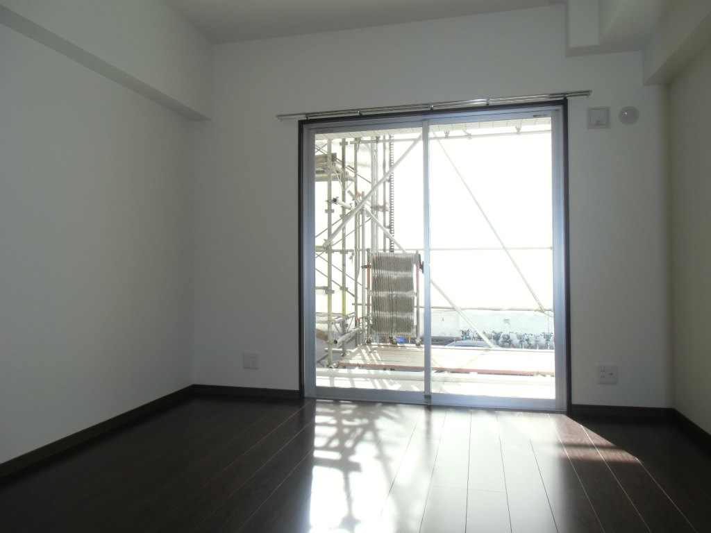 Living and room. Chic one room in which the black base