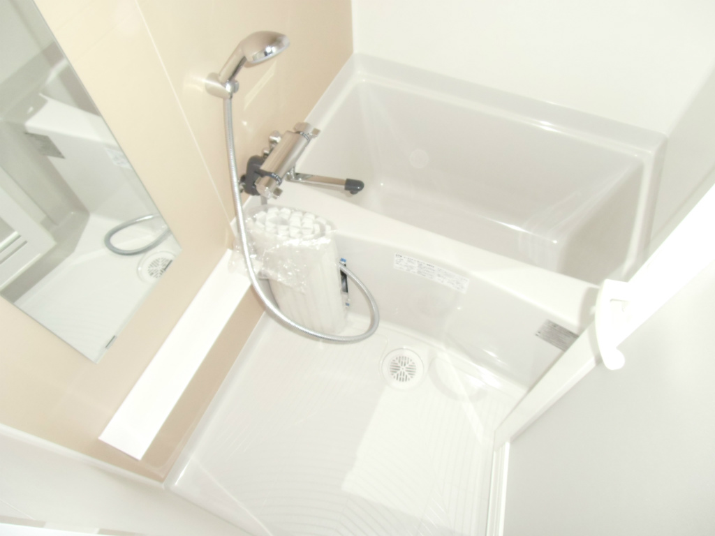 Bath. Shampoo rates and a large mirror ☆ Of course, a beautiful, It is happy small equipment