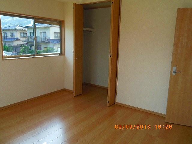 Non-living room. Indoor (10 May 2013) Shooting