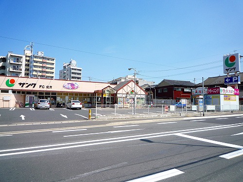 Supermarket. Sanribu thunk Yuai / 605m to the north (super)