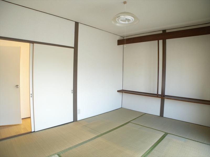 Living and room. DIY! Room refurbished to their liking! 