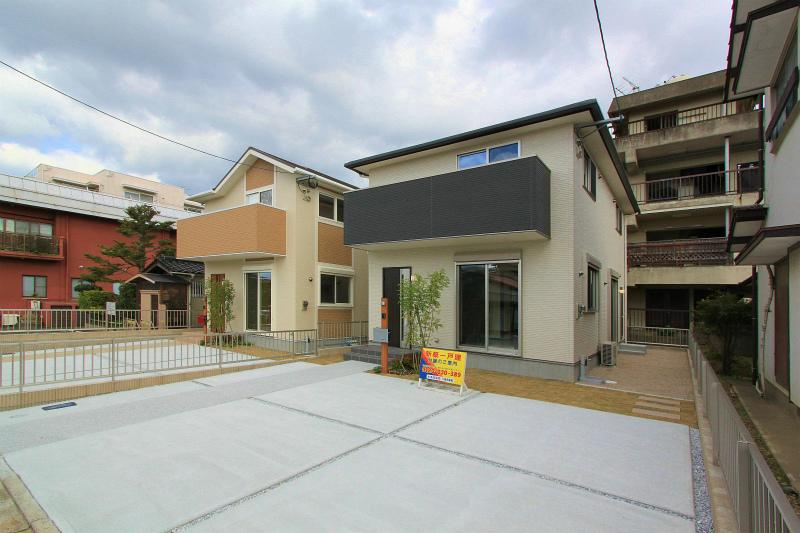 Local appearance photo. 2013 November 20, shooting No. 8 locations