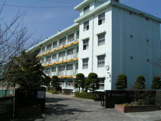 Junior high school. 1165m to swamp junior high school (junior high school)