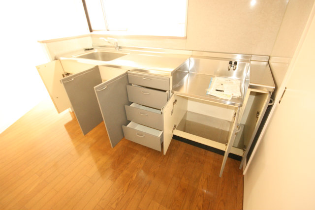 Kitchen. Firmly take counter kitchen cooking space