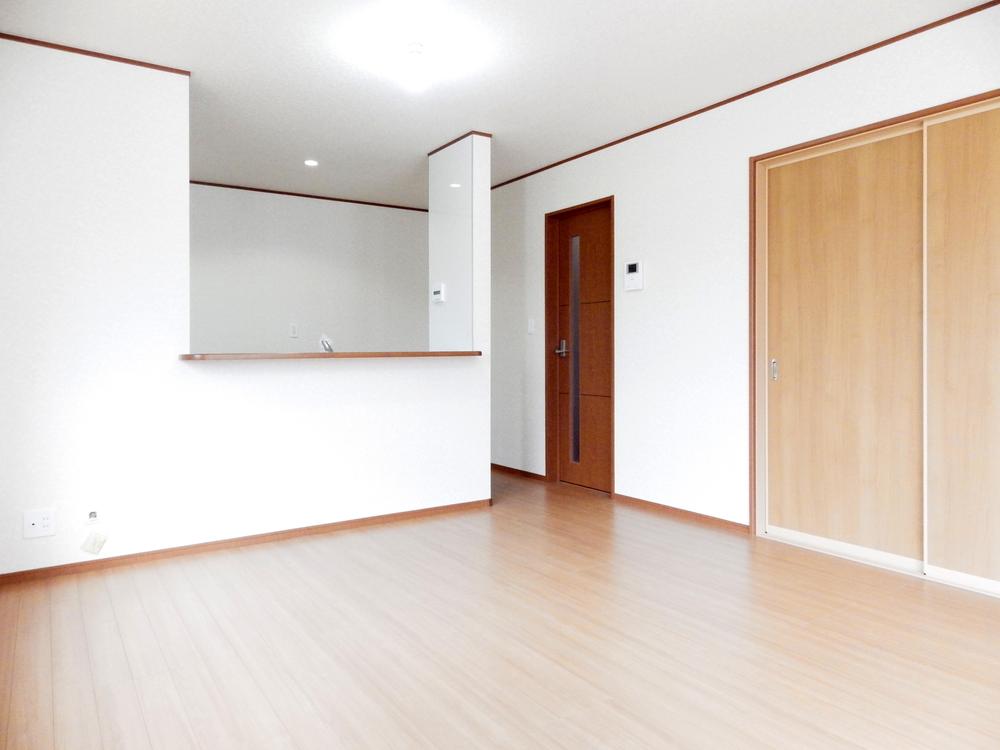 Living. It is LDK face-to-face kitchen type.