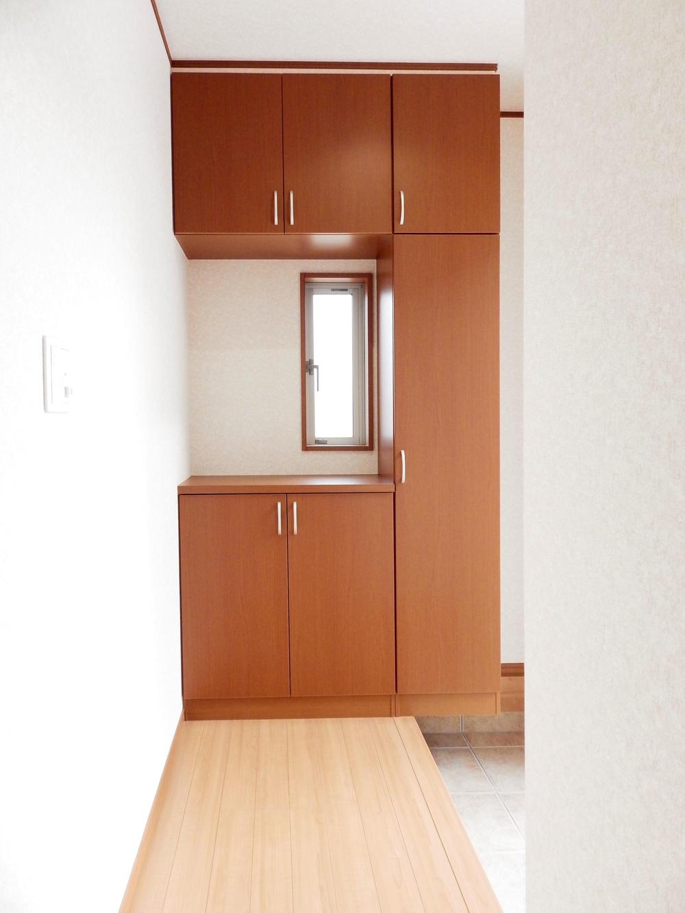 Entrance. Has plenty of storage also enhance, It is entrance.