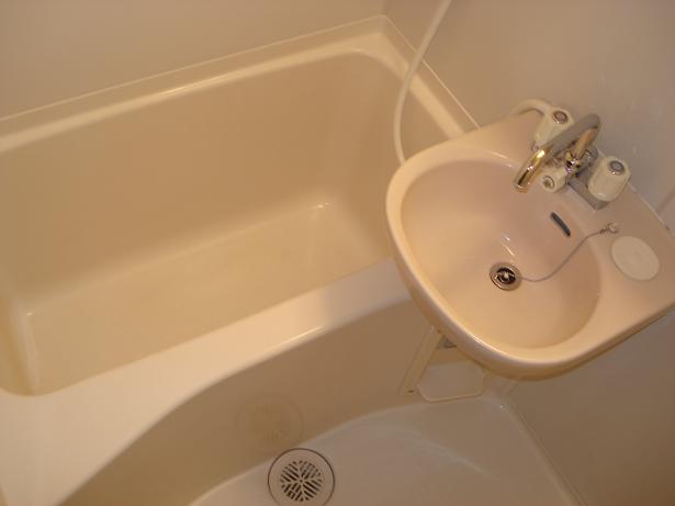 Bath. bath ・ Since the toilet of another is popular with both men and women.