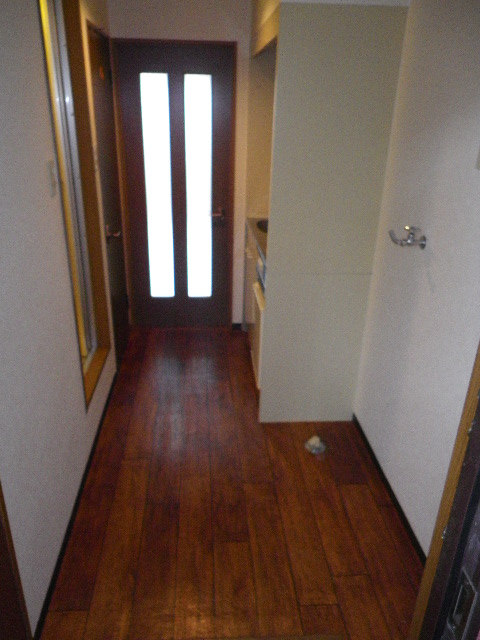 Entrance. There yard indoor washing machine!