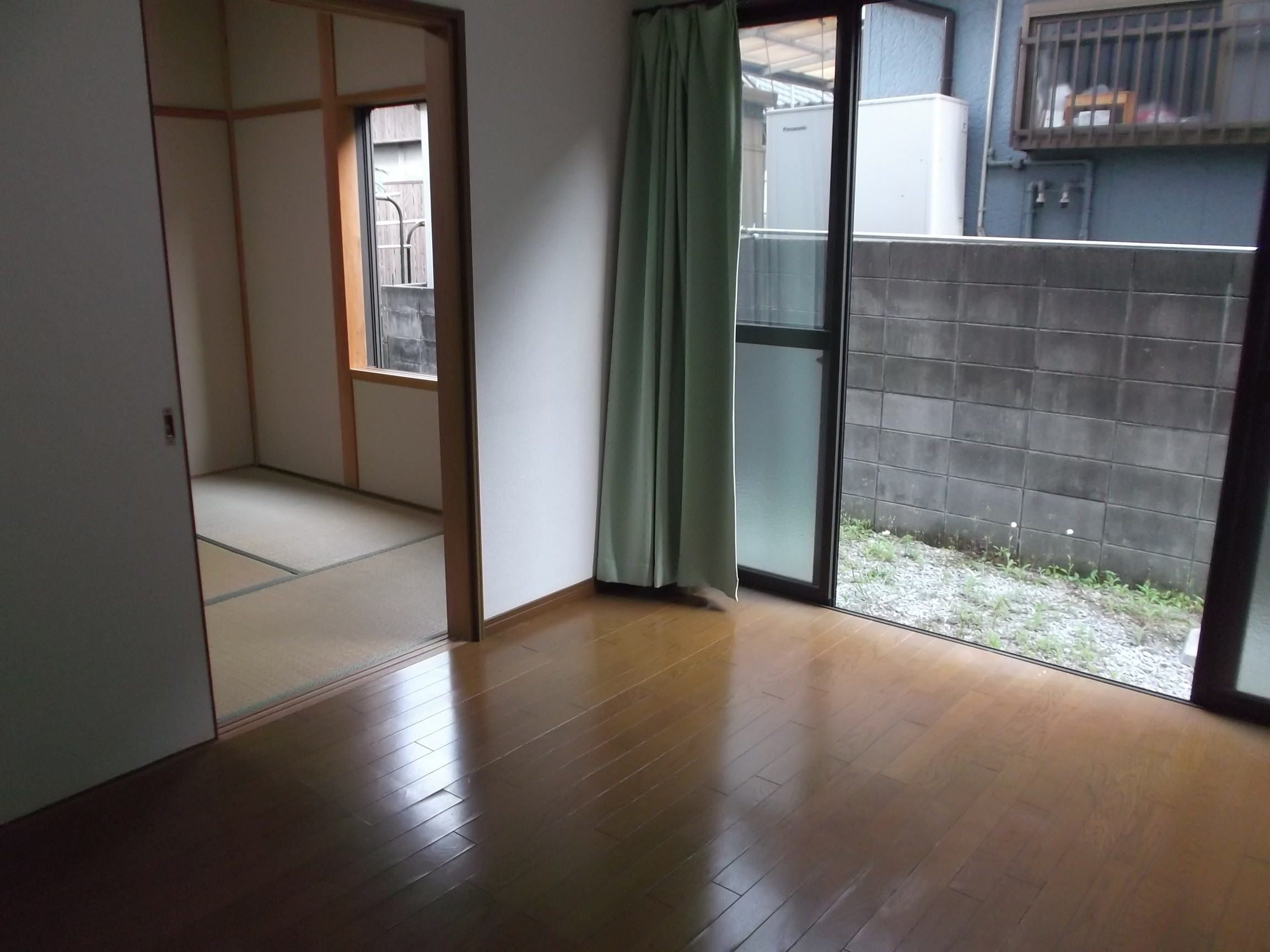 Other room space. Adjoining rooms