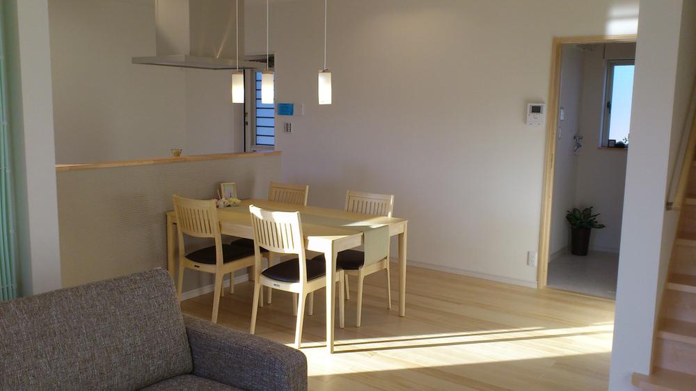 Living. No. 6 place dining (January 2013 shooting)